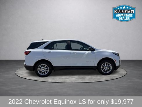 Used 2022 Chevrolet Equinox LS AWD/4WD image 2