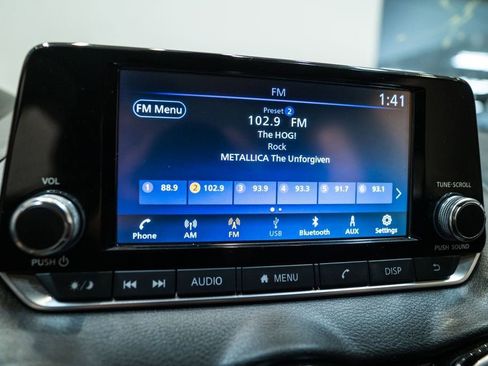 Used 2025 Nissan Sentra S image 21