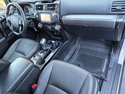Used 2017 Toyota 4Runner TRD Off-Road Premium AWD/4WD image 20
