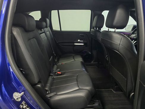 Used 2021 Mercedes-Benz GLB 250 4MATIC w/ Premium Package image 24