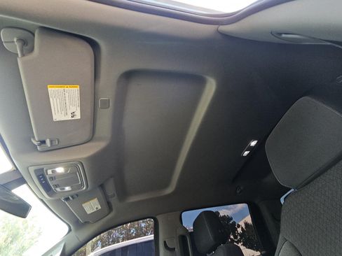 Used 2022 Chevrolet Silverado 1500 LT RWD image 8