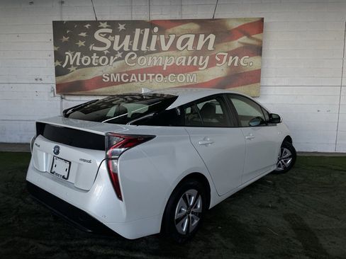 Used 2017 Toyota Prius Two image 5
