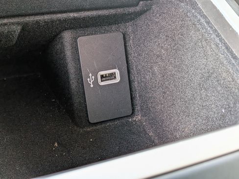 Used 2017 Lincoln MKX Select w/ Select Plus Package AWD/4WD image 32