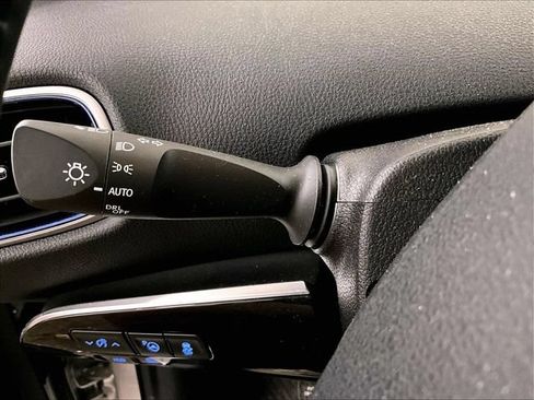 Used 2019 Toyota Prius Limited FWD image 30