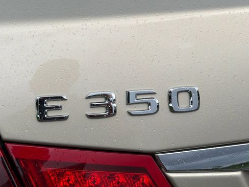 Used 2010 Mercedes-Benz E 350 Sedan image 37