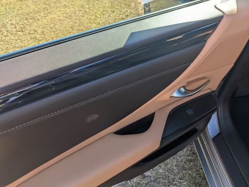 Used 2020 Lexus ES 350 w/ Premium Package image 28