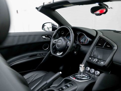 Used 2011 Audi R8 V10 AWD/4WD image 51