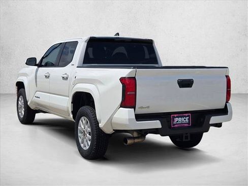 Used 2024 Toyota Tacoma SR5 AWD/4WD image 7