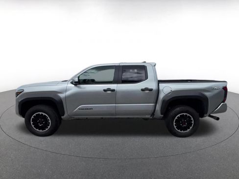 Used 2025 Toyota Tacoma TRD Off-Road AWD/4WD image 8