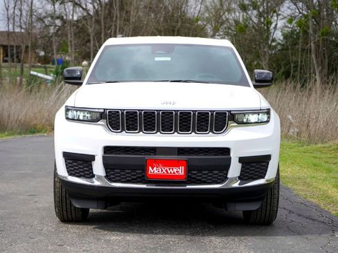 New 2026 Jeep Grand Cherokee L Laredo RWD image 4