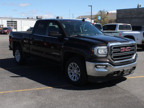 Used 2019 GMC Sierra 1500 SLE w/ SLE Value Package AWD/4WD image 3