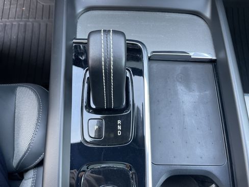 Used 2022 Volvo XC60 B5 R-Design image 53