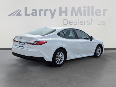 Certified 2025 Toyota Camry LE image 5