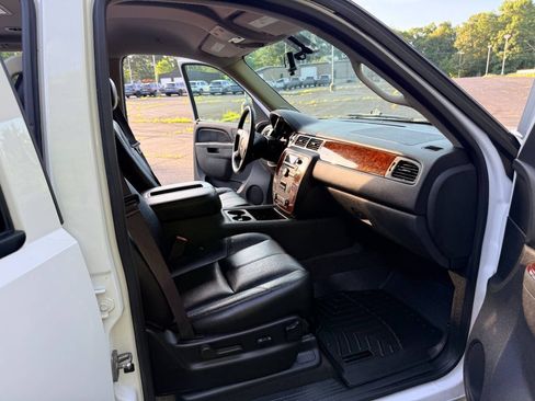 Used 2013 Chevrolet Tahoe LT AWD/4WD image 14