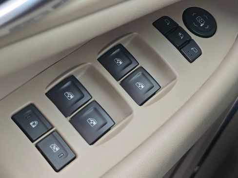 Used 2017 Cadillac Escalade Luxury AWD/4WD image 29