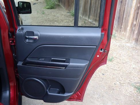 Used 2015 Jeep Patriot Limited w/ Sun/Sound Group FWD image 25