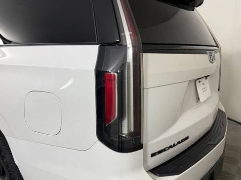 Used 2021 Cadillac Escalade Sport Platinum w/ Heavy-Duty Trailer Package AWD/4WD image 12