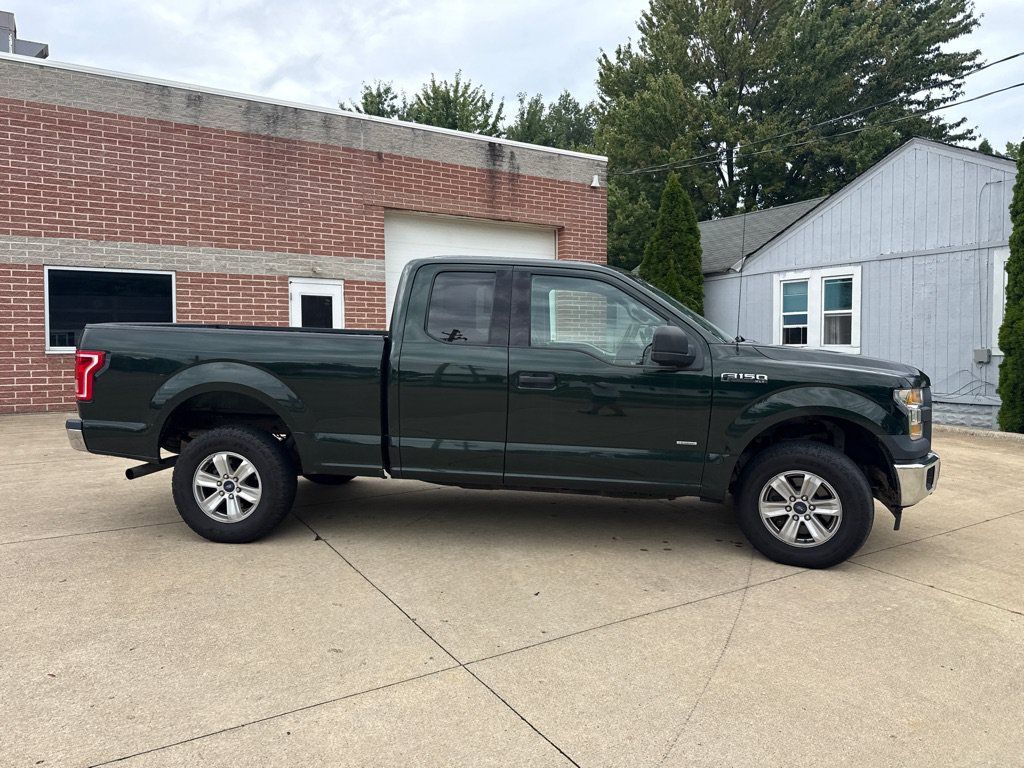 Used 2017 Ford F150 XLT AWD/4WD image 4