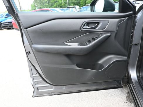 Used 2024 Nissan Rogue S AWD/4WD image 8