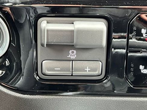 New 2025 Chevrolet Silverado 1500 RST w/ Convenience Package II AWD/4WD image 30
