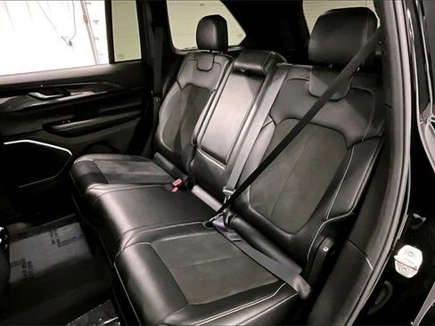 Used 2022 Jeep Grand Cherokee Altitude image 21