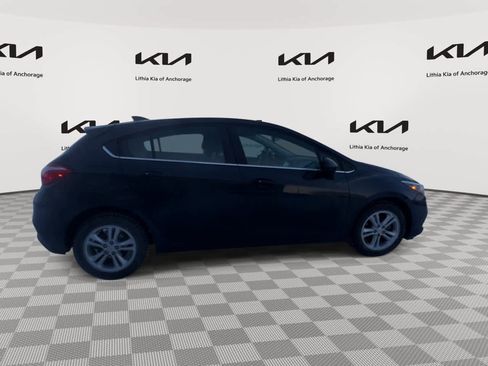 Used 2018 Chevrolet Cruze LT FWD image 9
