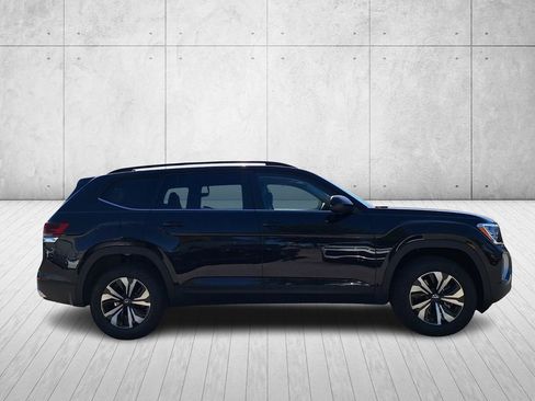 New 2026 Volkswagen Atlas SE image 4