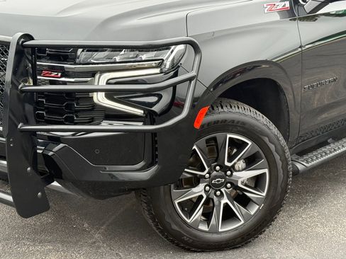 Used 2021 Chevrolet Suburban Z71 w/ Luxury Package AWD/4WD image 4