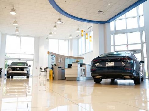 Used 2024 Audi Q8 e-tron Prestige w/ Prestige Package AWD/4WD image 10