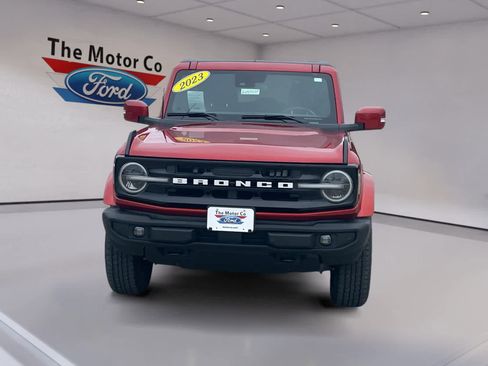 Used 2023 Ford Bronco Outer Banks AWD/4WD image 2