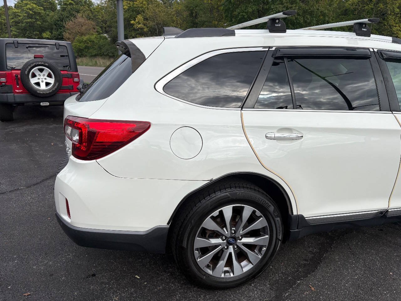 Used 2017 Subaru Outback 3.6R Touring AWD/4WD image 5