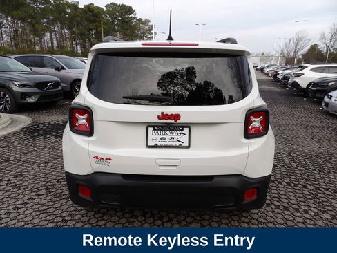 Used 2023 Jeep Renegade Latitude image 7