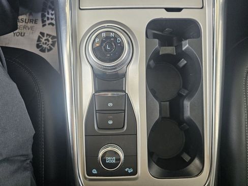 Used 2022 Ford Explorer XLT w/ Equipment Group 202A image 25