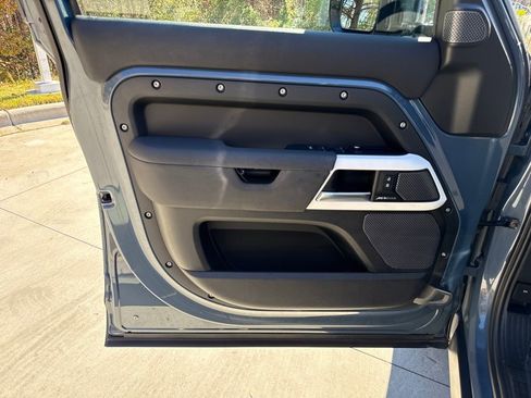 Used 2020 Land Rover Defender 110 S image 14