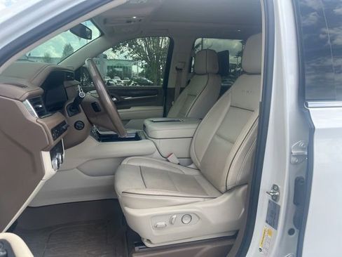 Used 2021 GMC Yukon XL Denali RWD image 9