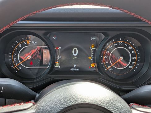 Used 2024 Jeep Gladiator Rubicon w/ Safety Group image 19