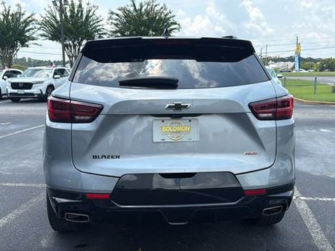 Used 2023 Chevrolet Blazer RS w/ Driver Confidence II Package FWD image 6