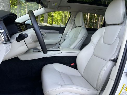 Used 2023 Volvo V90 B6 Cross Country Plus w/ Climate Package AWD/4WD image 29