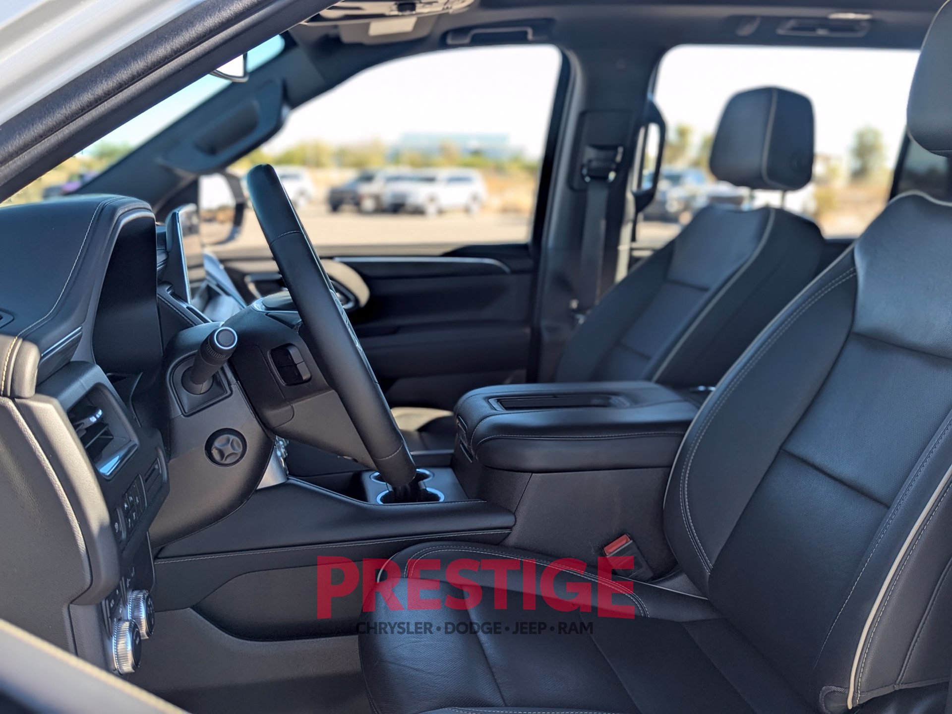 Used 2024 GMC Yukon XL SLT w/ SLT Premium Package AWD/4WD image 28