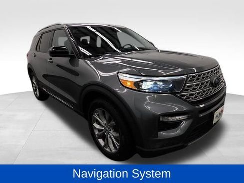 Used 2023 Ford Explorer Limited image 2