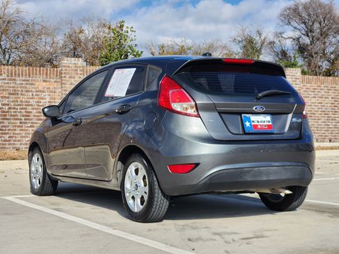 Used 2015 Ford Fiesta SE image 8