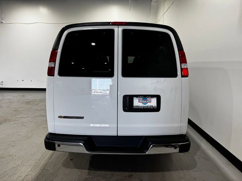 Used 2025 Chevrolet Express 3500 LT w/ LT Preferred Equipment Group RWD image 18