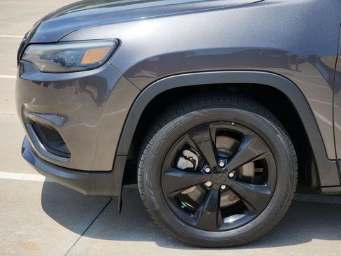 Used 2019 Jeep Cherokee Latitude Plus FWD image 8