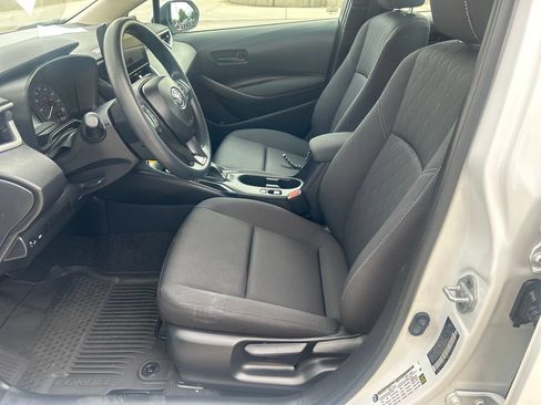 Certified 2025 Toyota Corolla LE FWD image 10