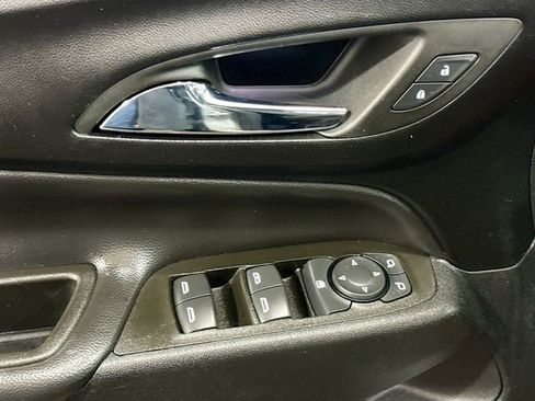 Used 2023 Chevrolet Equinox LT image 18