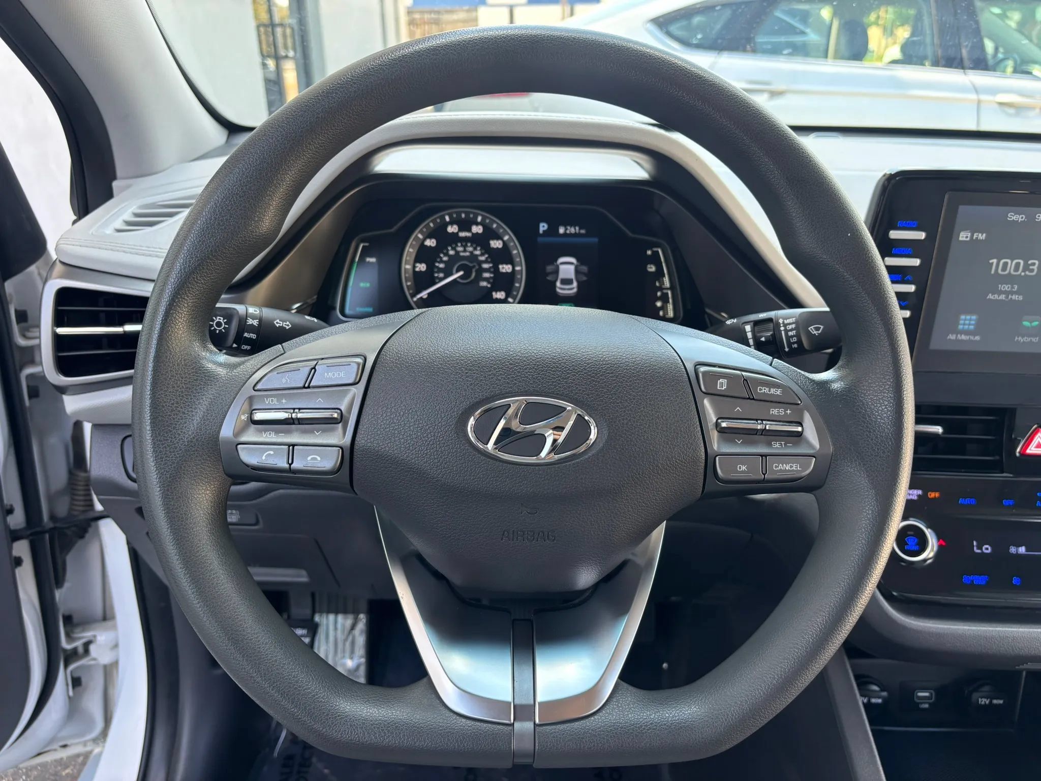 Used 2020 Hyundai Ioniq Blue FWD image 25
