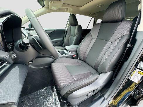 Used 2025 Subaru Outback Premium AWD/4WD image 27
