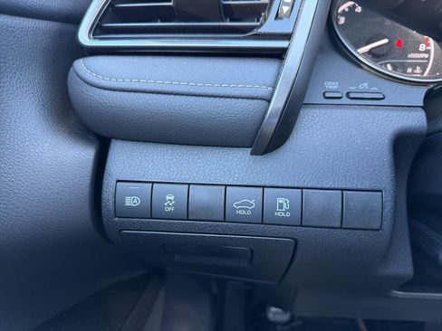 Used 2024 Toyota Camry SE image 18