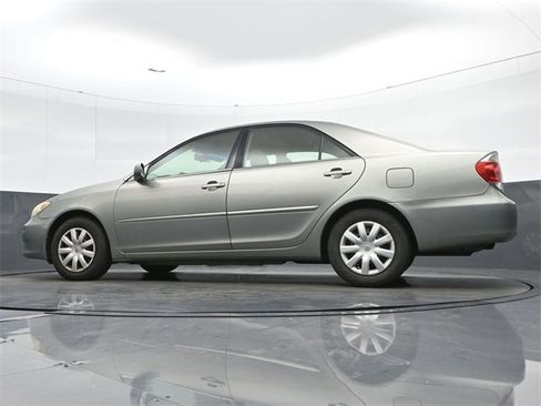 Used 2005 Toyota Camry LE image 15