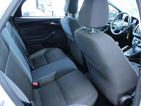 Used 2013 Ford Focus SE w/ SE Winter Pkg image 15